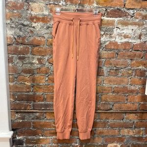 Lululemon ready to rulu joggers